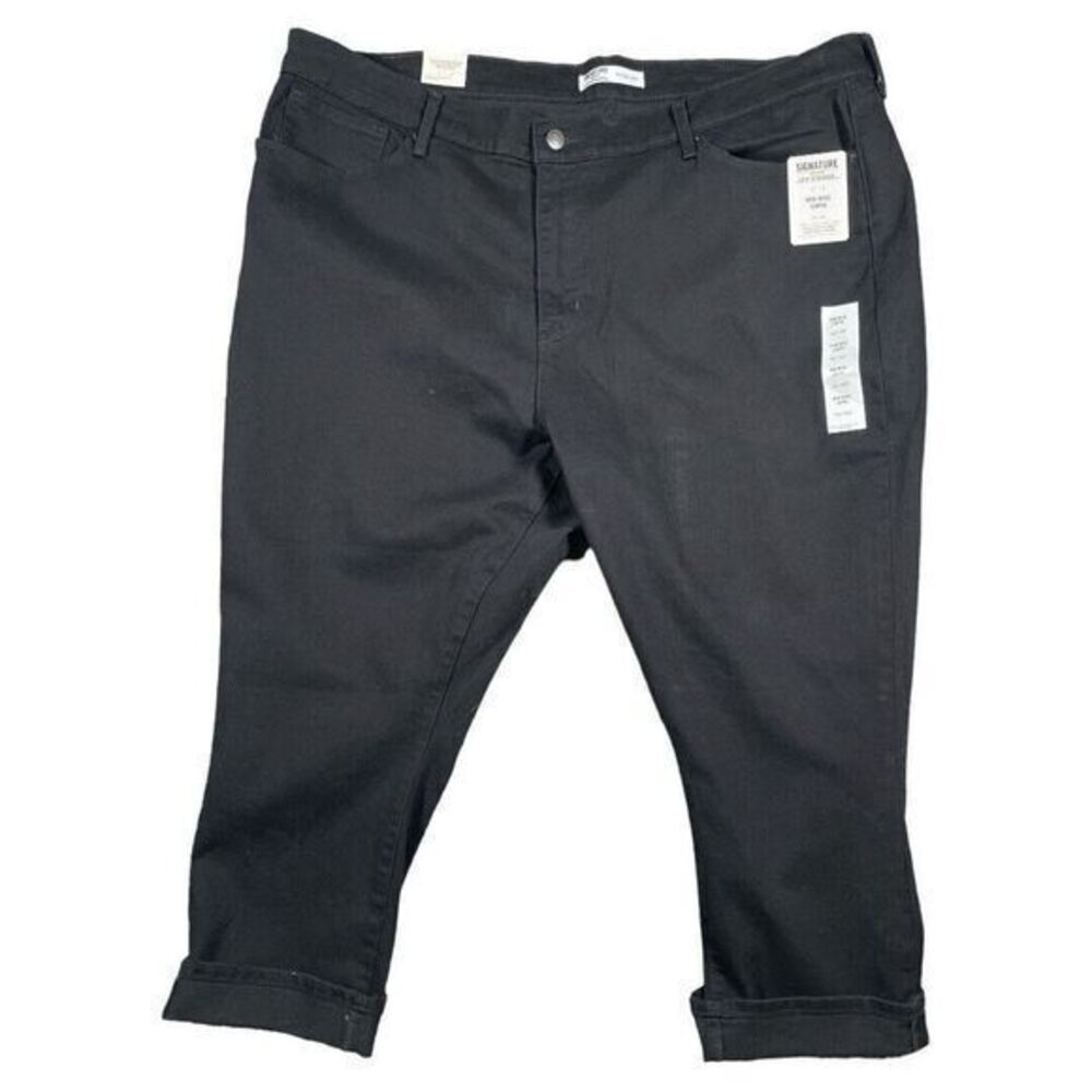 Signature Levi Strauss Plus MidRise Black Stretch Capri‎ Jeans Sz 24 W37 NWT